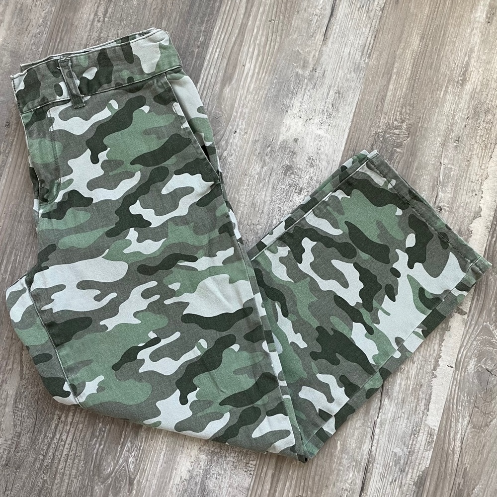 Cropped Camo Pant
